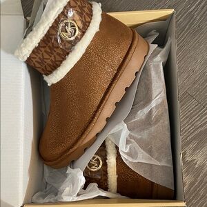 Michael Kors Tan Shearling Boots Girls Size 3